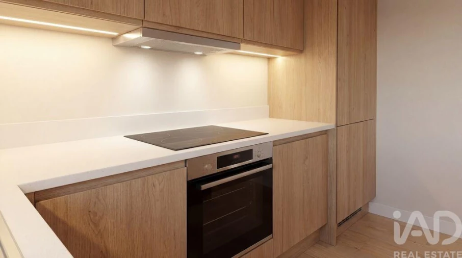 Moradia T2 para Venda em Santo Antonio dos Olivais Foto 9