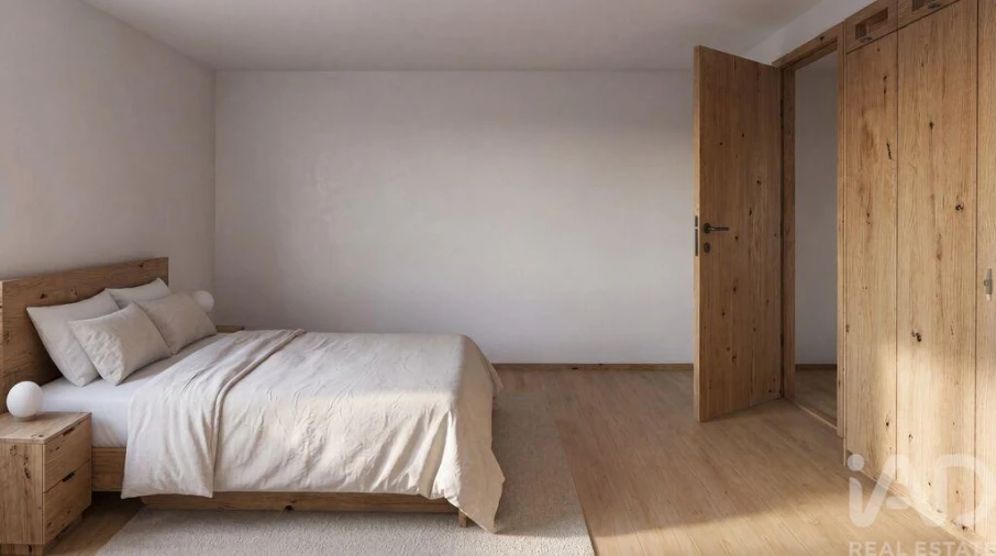 Moradia T2 para Venda em Santo Antonio dos Olivais Foto 10