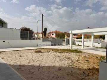 Moradia T4 para Venda em Azeitão (São Lourenço e São Simão)