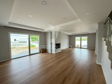 Moradia T4 para Venda em Azeitão (São Lourenço e São Simão)