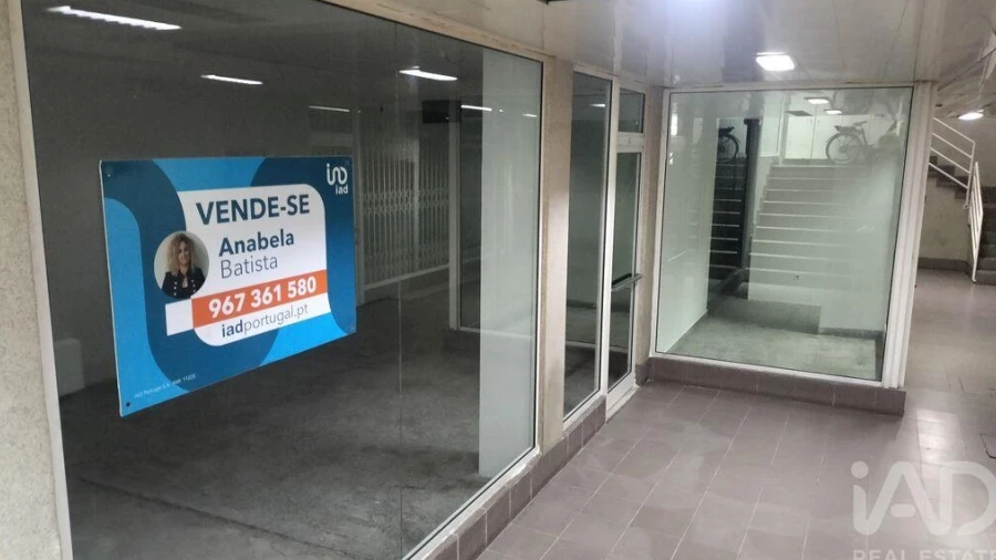 Loja para Venda em Gondomar (São Cosme), Valbom e Jovim