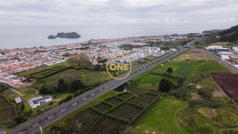 Terreno para Venda em Vila Franca do Campo (São Pedro)