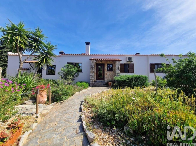 Moradia T5 para Venda em Santa Barbara de Nexe Foto 2
