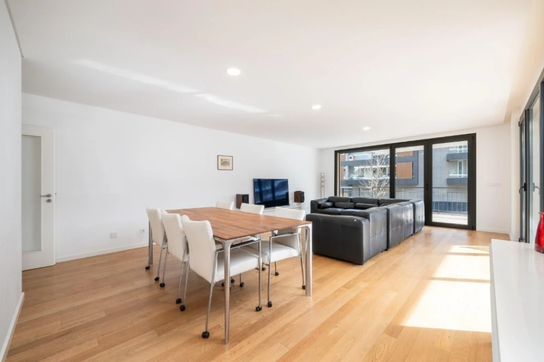 Apartamento T3 para Venda em Santo Antonio dos Olivais Foto 1