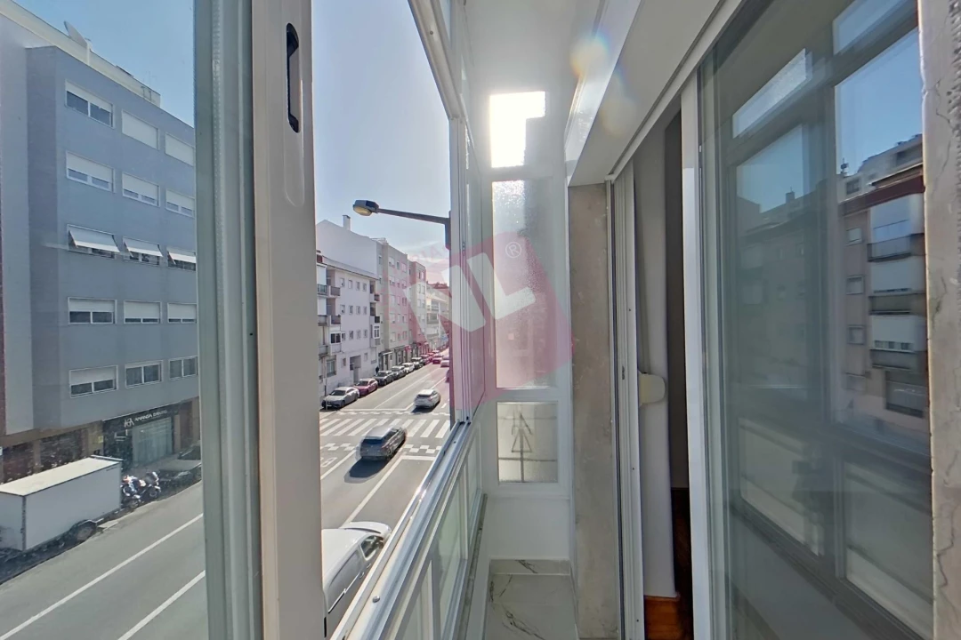 Apartamento T2 para Arrendamento em Benfica Foto 7