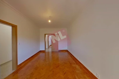 Apartamento T2 para Arrendamento em Benfica