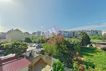 Apartamento T2 para Arrendamento em Benfica