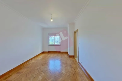 Apartamento T2 para Arrendamento em Benfica