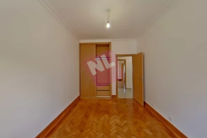 Apartamento T2 para Arrendamento em Benfica