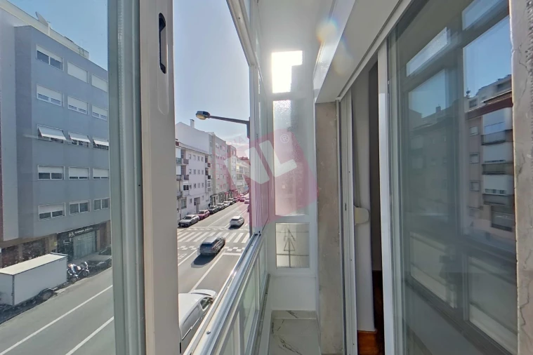 Apartamento T2 para Arrendamento em Benfica Foto 7