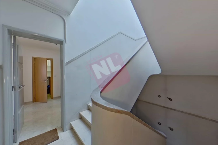 Apartamento T2 para Arrendamento em Benfica Foto 2