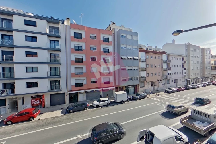Apartamento T2 para Arrendamento em Benfica Foto 25