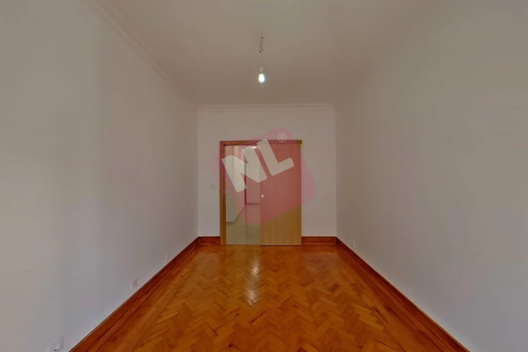 Apartamento T2 para Arrendamento em Benfica Foto 8