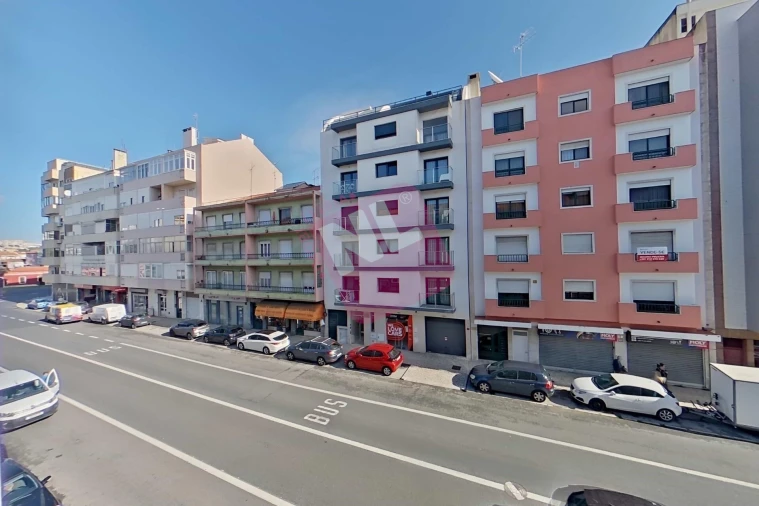 Apartamento T2 para Arrendamento em Benfica Foto 26