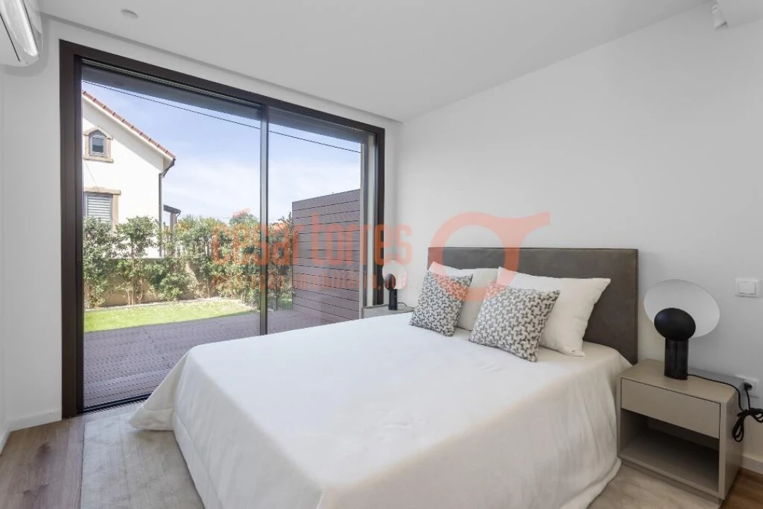 Apartamento T1 para Venda em Arcozelo Foto 7