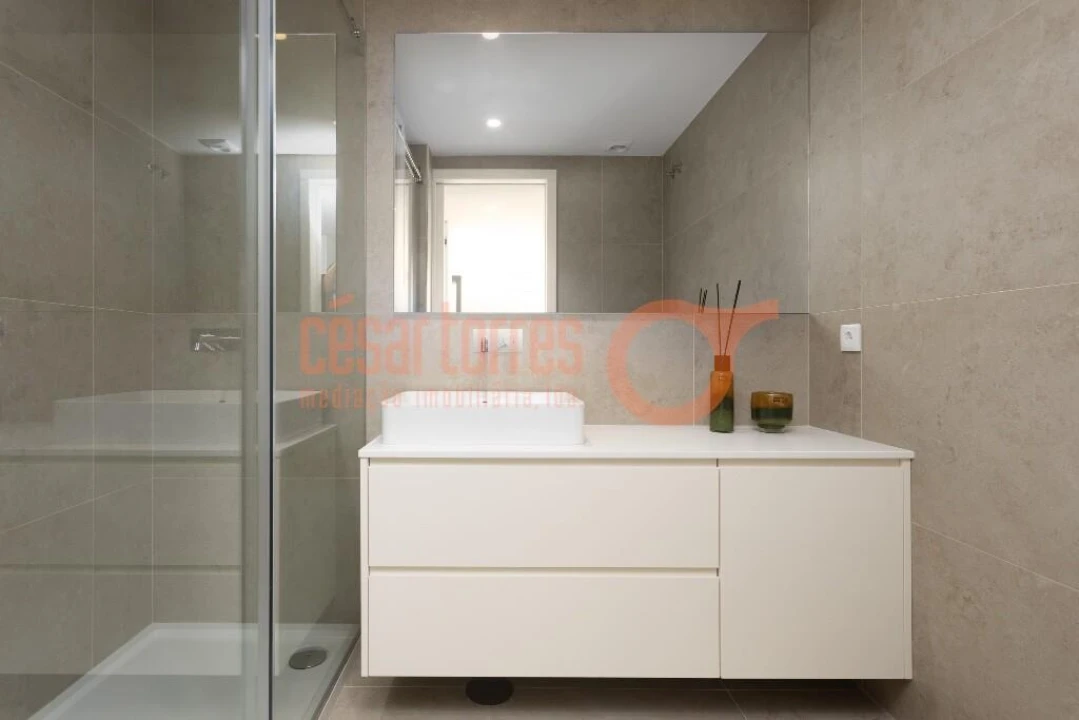 Apartamento T1 para Venda em Arcozelo Foto 6