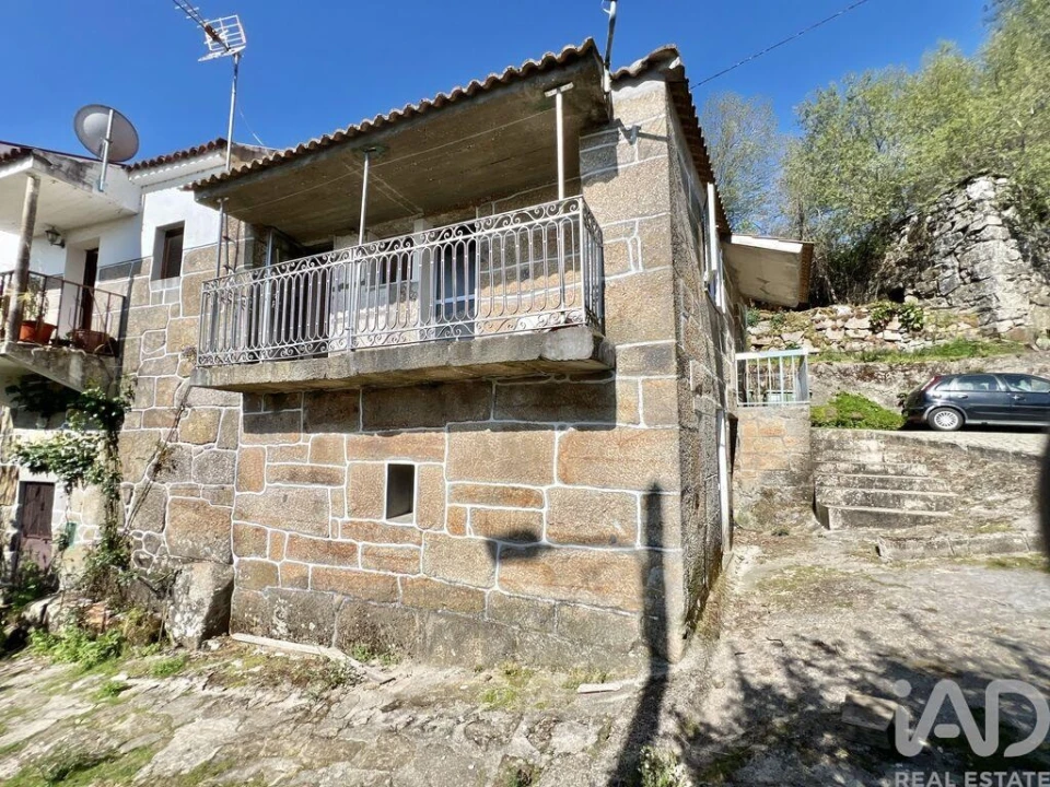 Moradia T3 para Venda em Gosende Foto 5