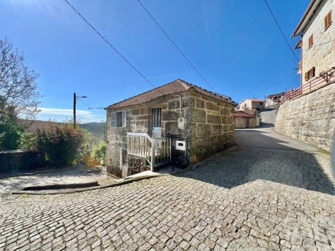 Moradia T3 para Venda em Gosende Foto 3