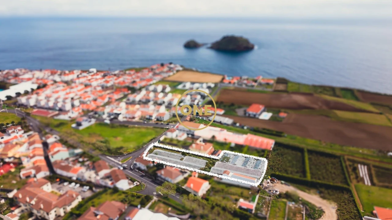 Terreno para Venda em Vila Franca do Campo (São Miguel) Foto 1