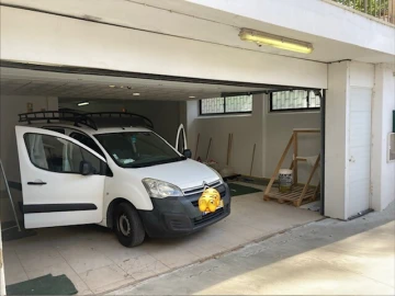 Armazém para Arrendamento em Carnaxide e Queijas