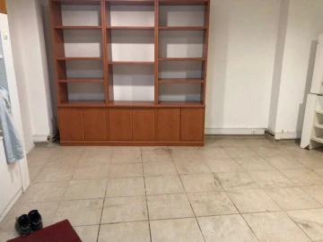 Armazém para Arrendamento em Carnaxide e Queijas