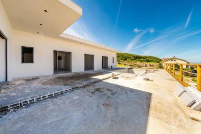 Moradia T3 para Venda em Lamas e Cercal