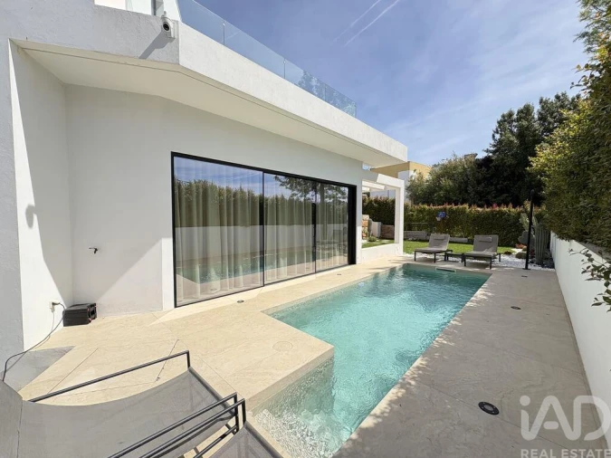 Moradia T3 para Venda em Quarteira Foto 7