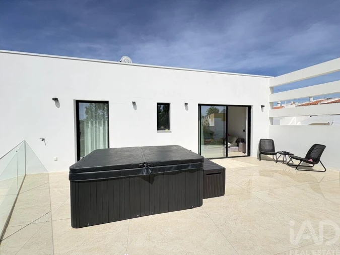 Moradia T3 para Venda em Quarteira Foto 29