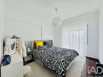 Apartamento T1 para Venda em Charneca de Caparica e Sobreda