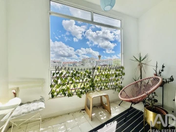 Apartamento T1 para Venda em Charneca de Caparica e Sobreda