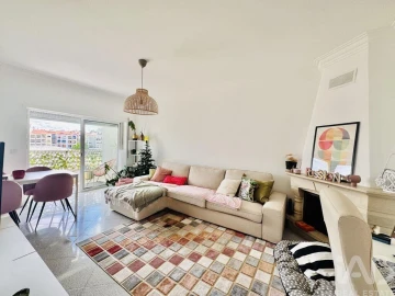 Apartamento T1 para Venda em Charneca de Caparica e Sobreda