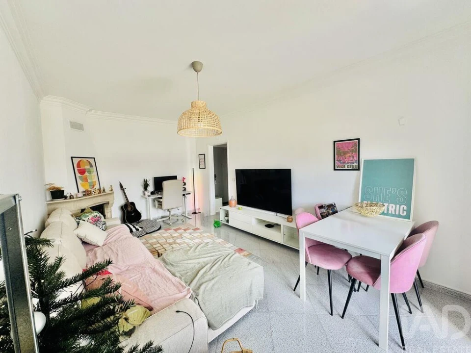 Apartamento T1 para Venda em Charneca de Caparica e Sobreda Foto 5