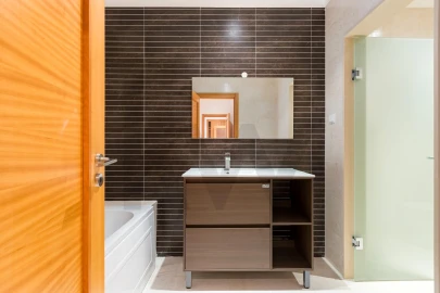 Apartamento T3 para Venda em Oeiras e São Julião da Barra, Paço de Arcos e Caxias