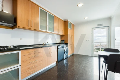 Apartamento T3 para Venda em Oeiras e São Julião da Barra, Paço de Arcos e Caxias