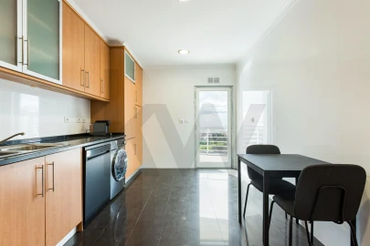 Apartamento T3 para Venda em Oeiras e São Julião da Barra, Paço de Arcos e Caxias