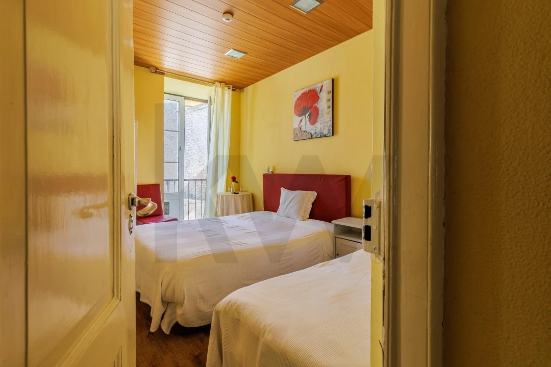 Prédio para Venda em Romeira e Várzea Foto 43