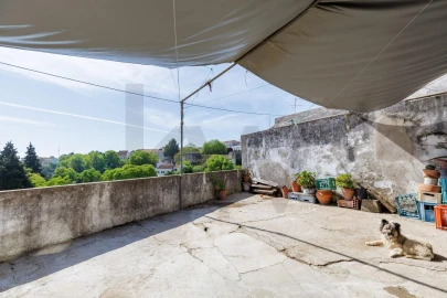 Prédio para Venda em Romeira e Várzea