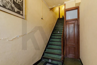 Prédio para Venda em Romeira e Várzea