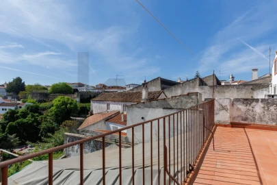 Prédio para Venda em Romeira e Várzea