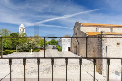 Prédio para Venda em Romeira e Várzea