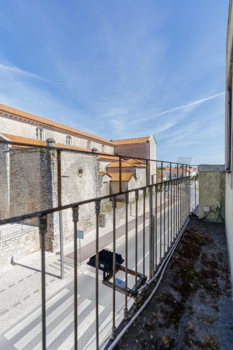 Prédio para Venda em Romeira e Várzea