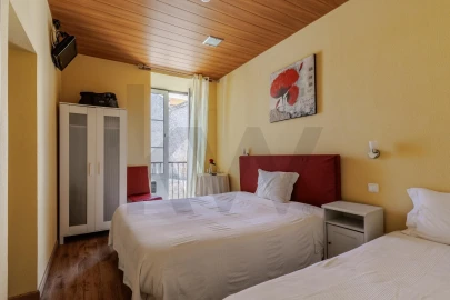 Prédio para Venda em Romeira e Várzea