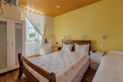 Prédio para Venda em Romeira e Várzea