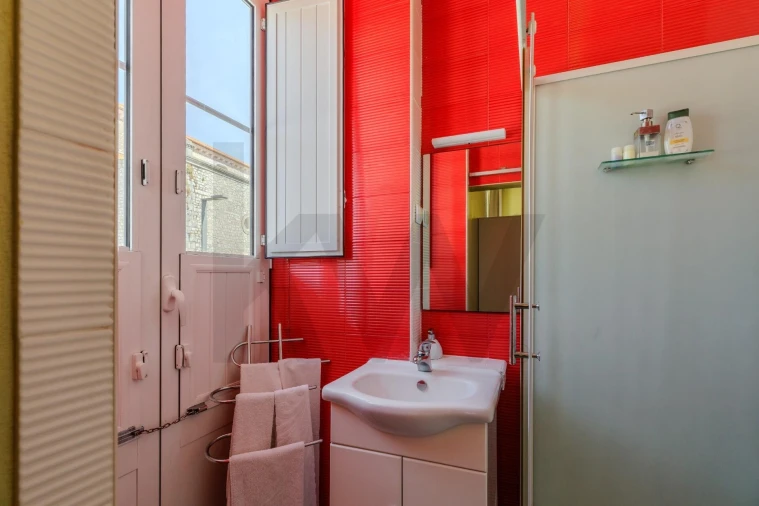 Prédio para Venda em Romeira e Várzea Foto 32