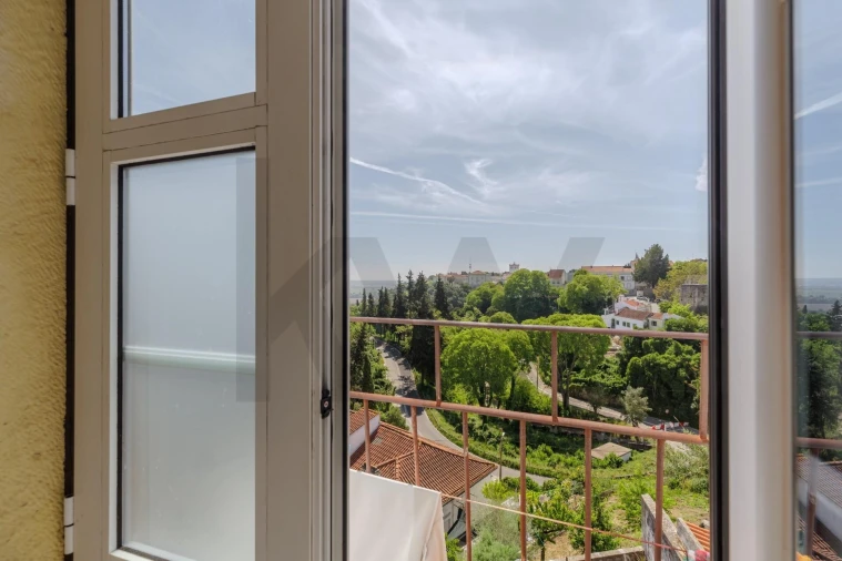 Prédio para Venda em Romeira e Várzea Foto 5