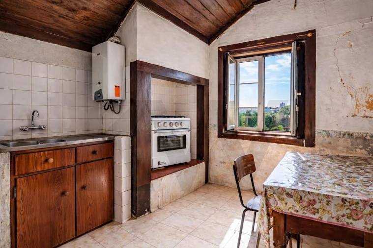 Prédio para Venda em Romeira e Várzea Foto 47