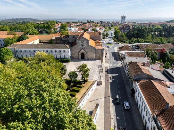 Prédio para Venda em Romeira e Várzea Foto 18