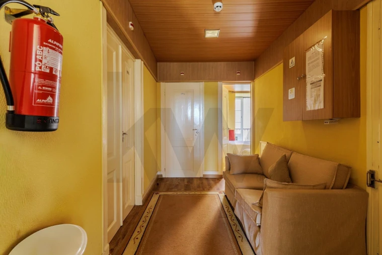 Prédio para Venda em Romeira e Várzea Foto 44