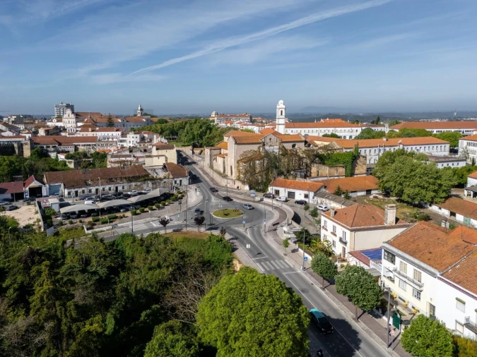 Prédio para Venda em Romeira e Várzea Foto 16