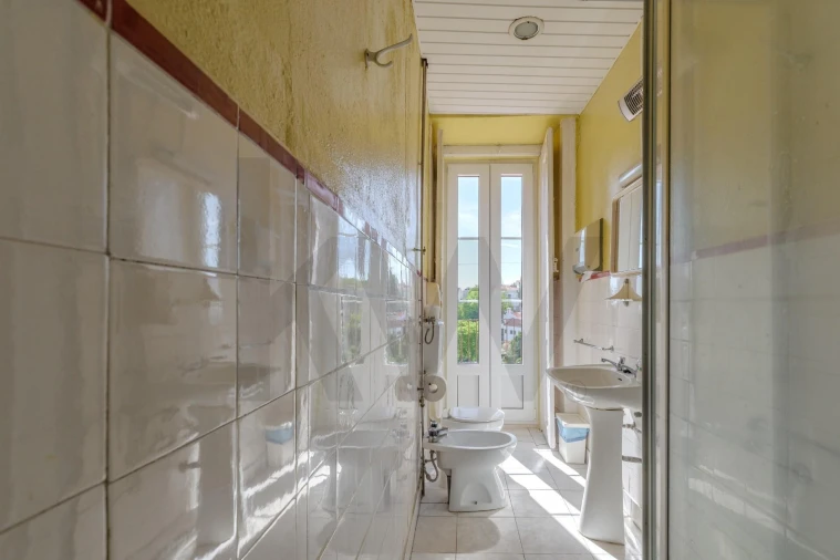 Prédio para Venda em Romeira e Várzea Foto 25